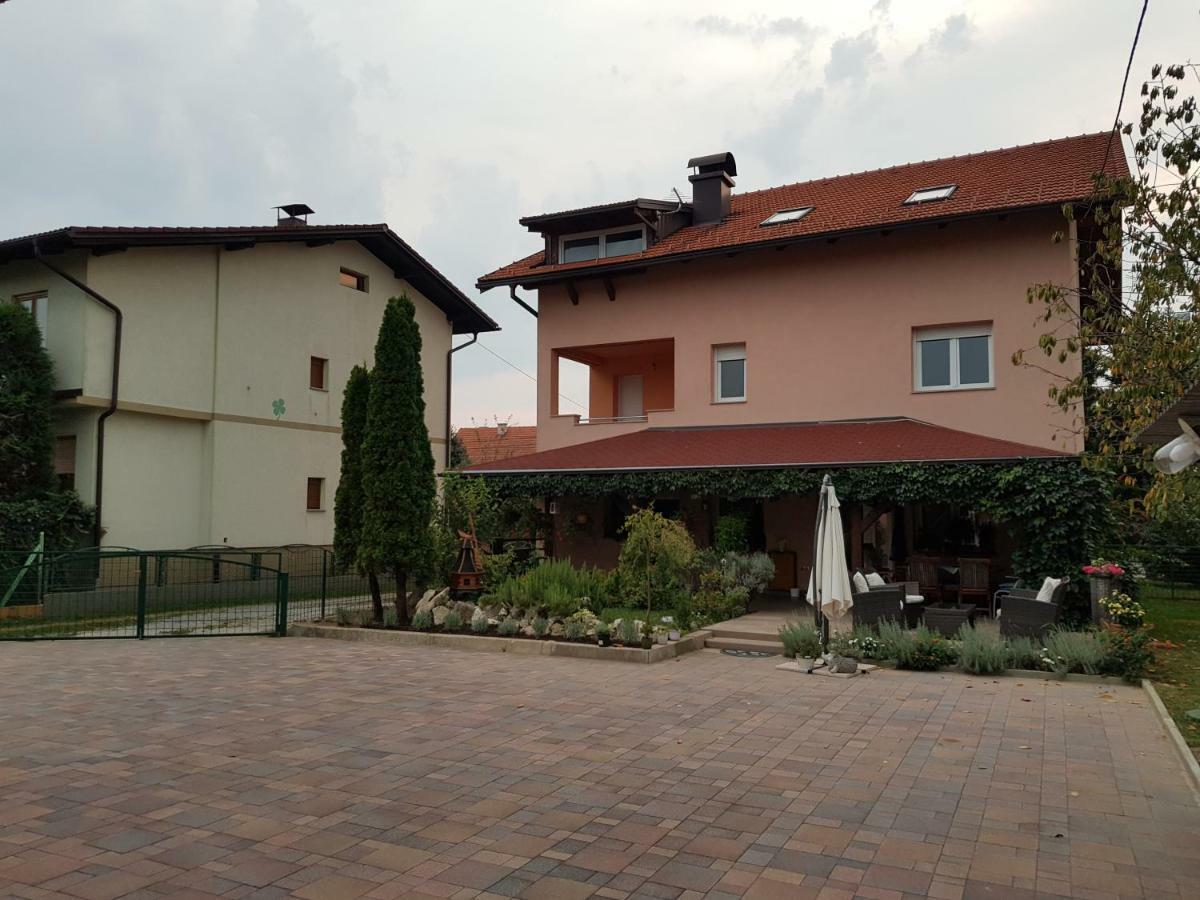 A&T Apartment Zaprešić Extérieur photo